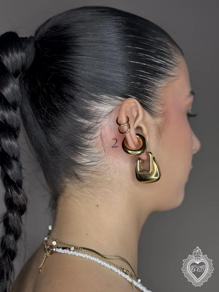 Tatuaggio Fine Line 96 di Chantal Bortolussi