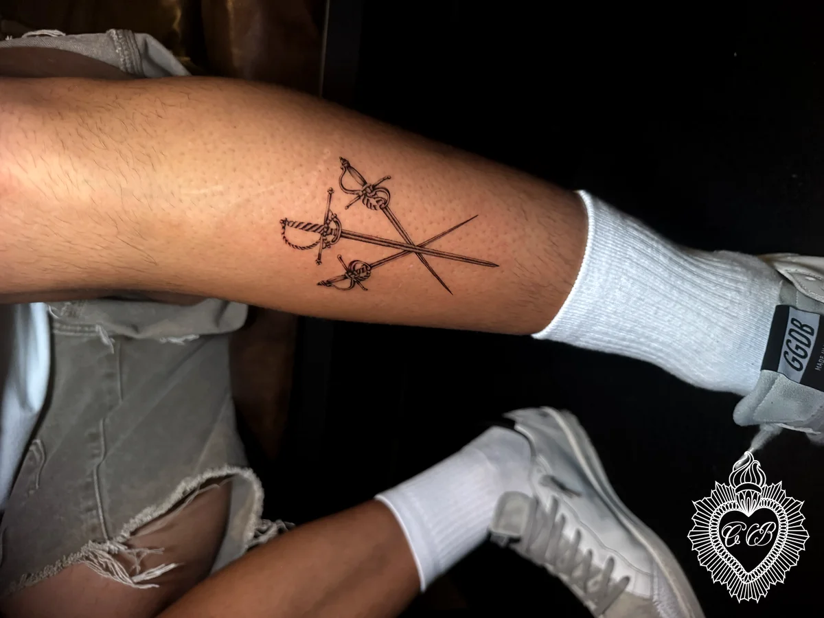 Tatuaggio Fine Line 8 di Chantal Bortolussi