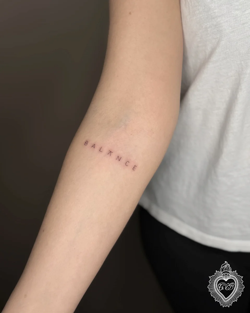 Tatuaggio Fine Line 32 di Chantal Bortolussi