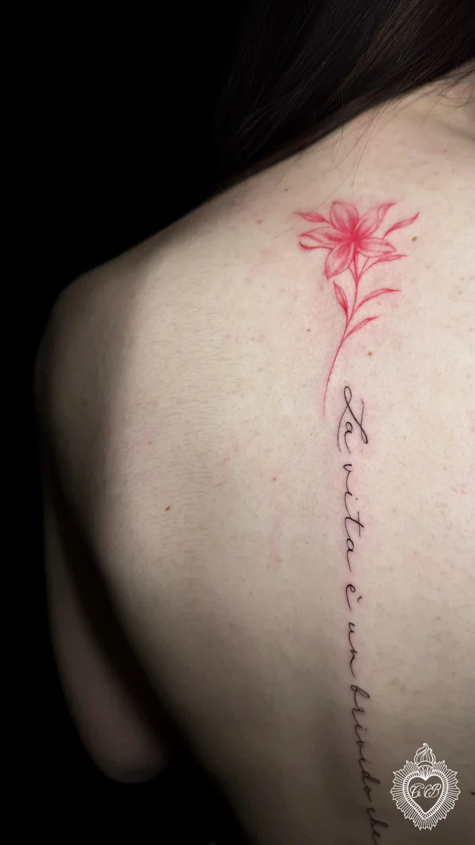 Tatuaggio Fine Line 50 di Chantal Bortolussi