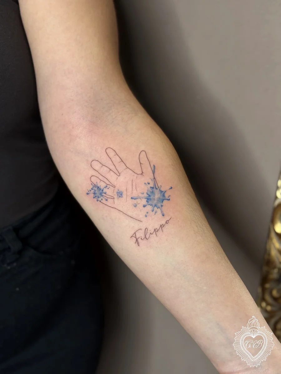 Tatuaggio Fine Line 53 di Chantal Bortolussi