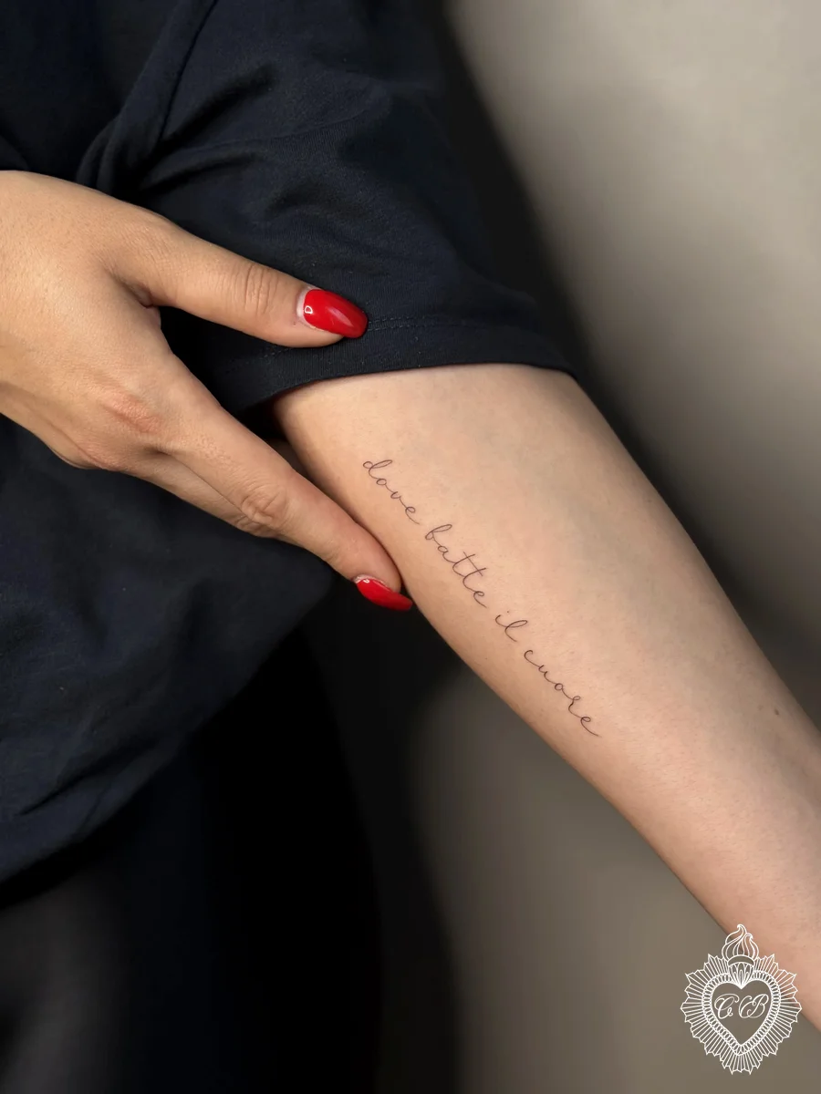 Tatuaggio Fine Line 55 di Chantal Bortolussi
