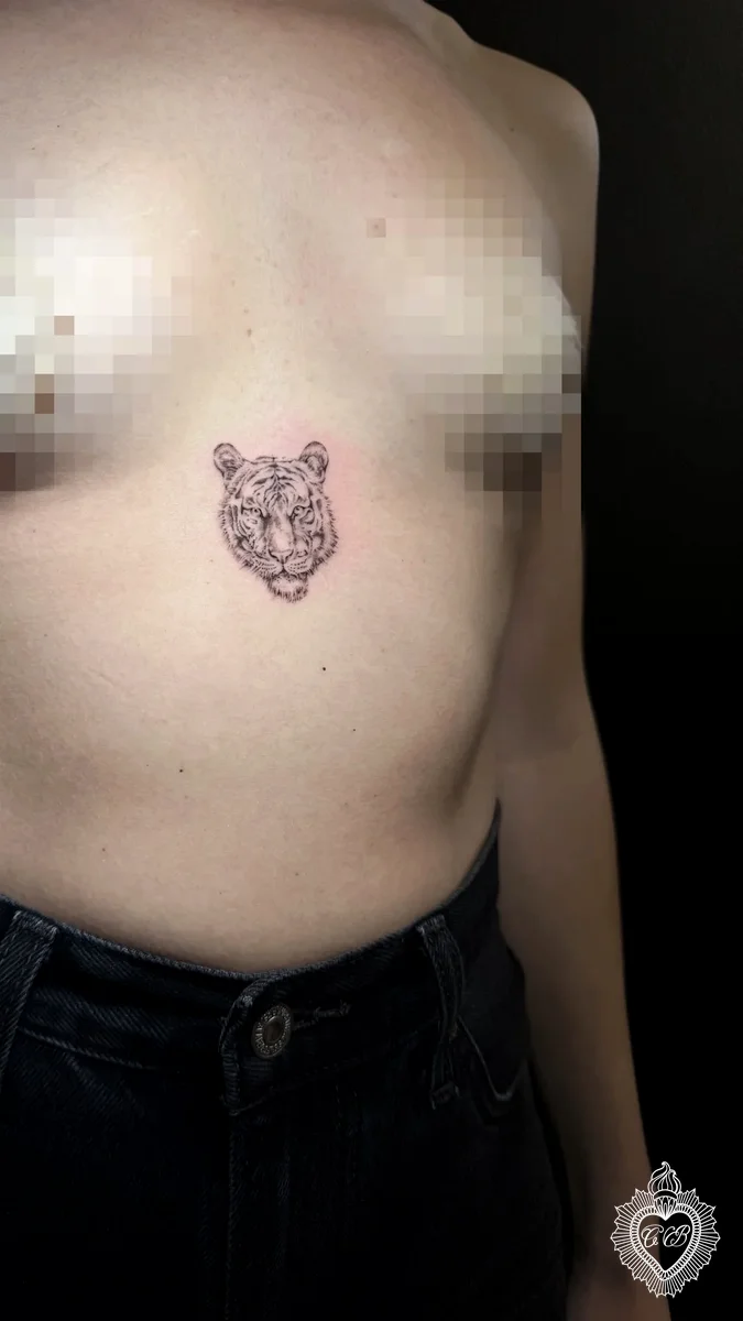 Tatuaggio Fine Line 63 di Chantal Bortolussi
