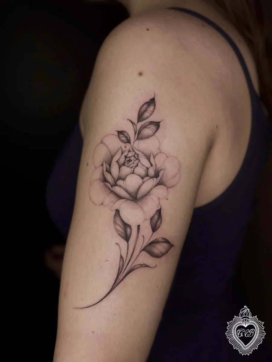 Tatuaggio Fine Line 66 di Chantal Bortolussi