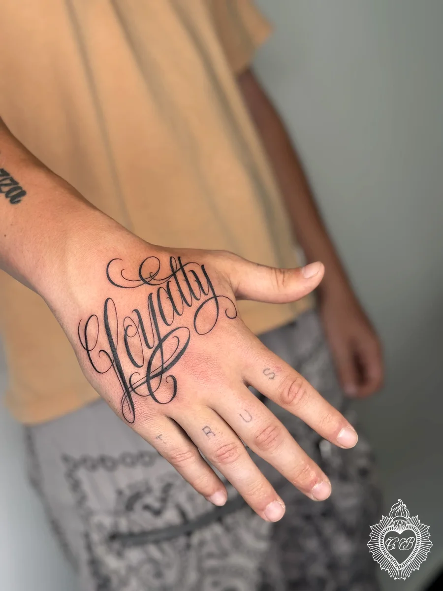 Tatuaggio Fine Line 76 di Chantal Bortolussi