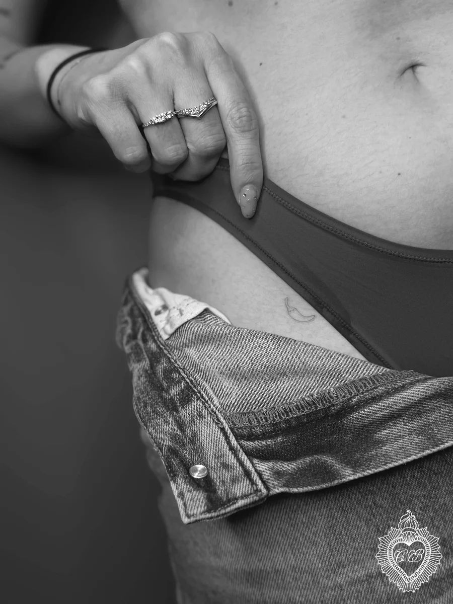 Tatuaggio Fine Line 77 di Chantal Bortolussi