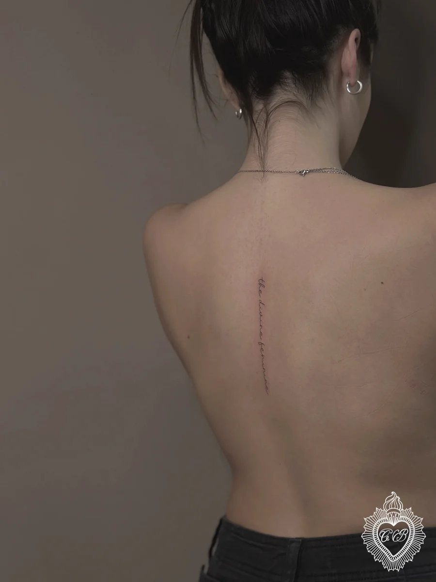 Tatuaggio Fine Line 84 di Chantal Bortolussi