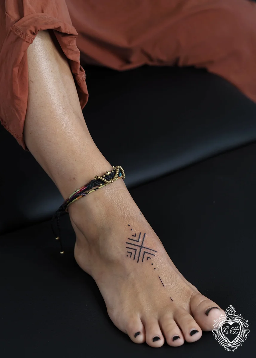 Tatuaggio Fine Line 86 di Chantal Bortolussi