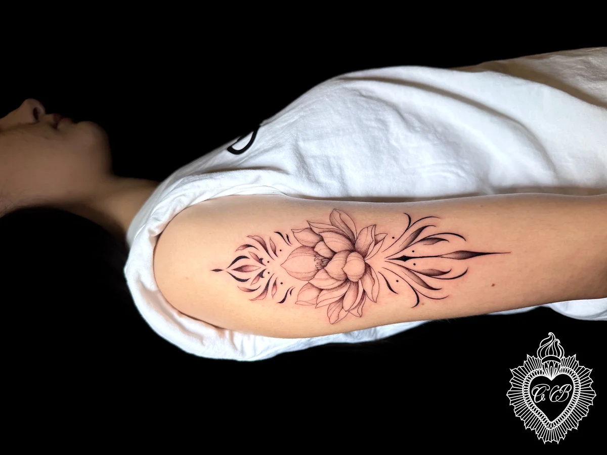 Tatuaggio Fine Line 89 di Chantal Bortolussi
